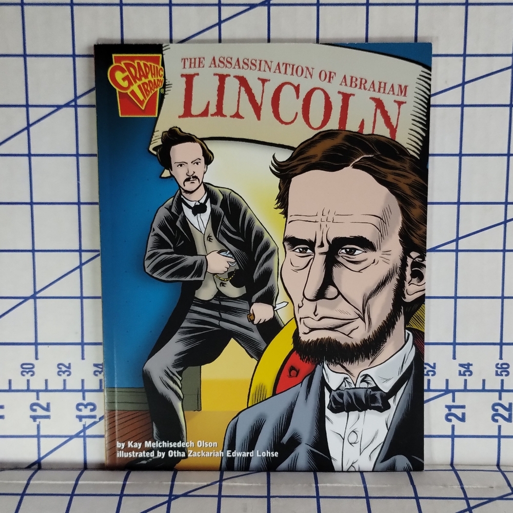 The Assassination of Abraham Lincoln (Graphic History) - Paperback